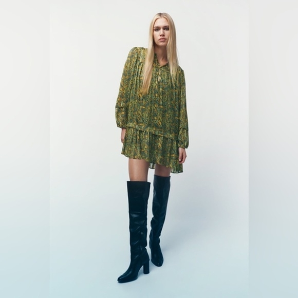 Zara Dresses & Skirts - Zara Mini Paisley 60s Mod Dress